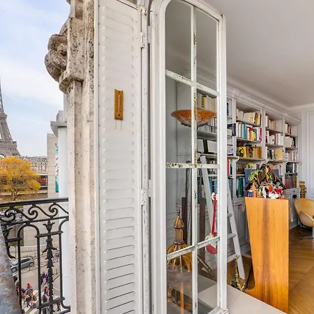 Veeve - Impressions Of The Eiffel Tower *