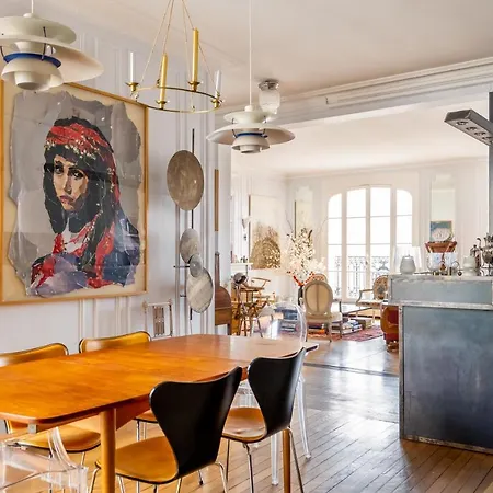 Veeve - Impressions Of The Eiffel Tower Apartment Paris